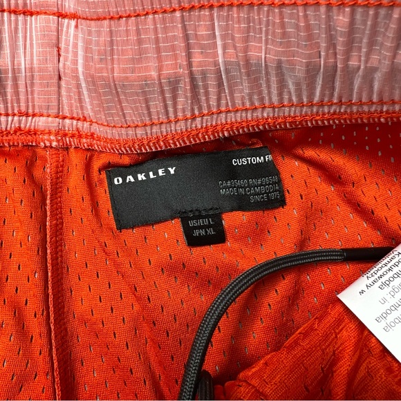 Oakley Translucent Sunset Shorts in Molten NWT Men’s Size Large - Picture 6 of 8